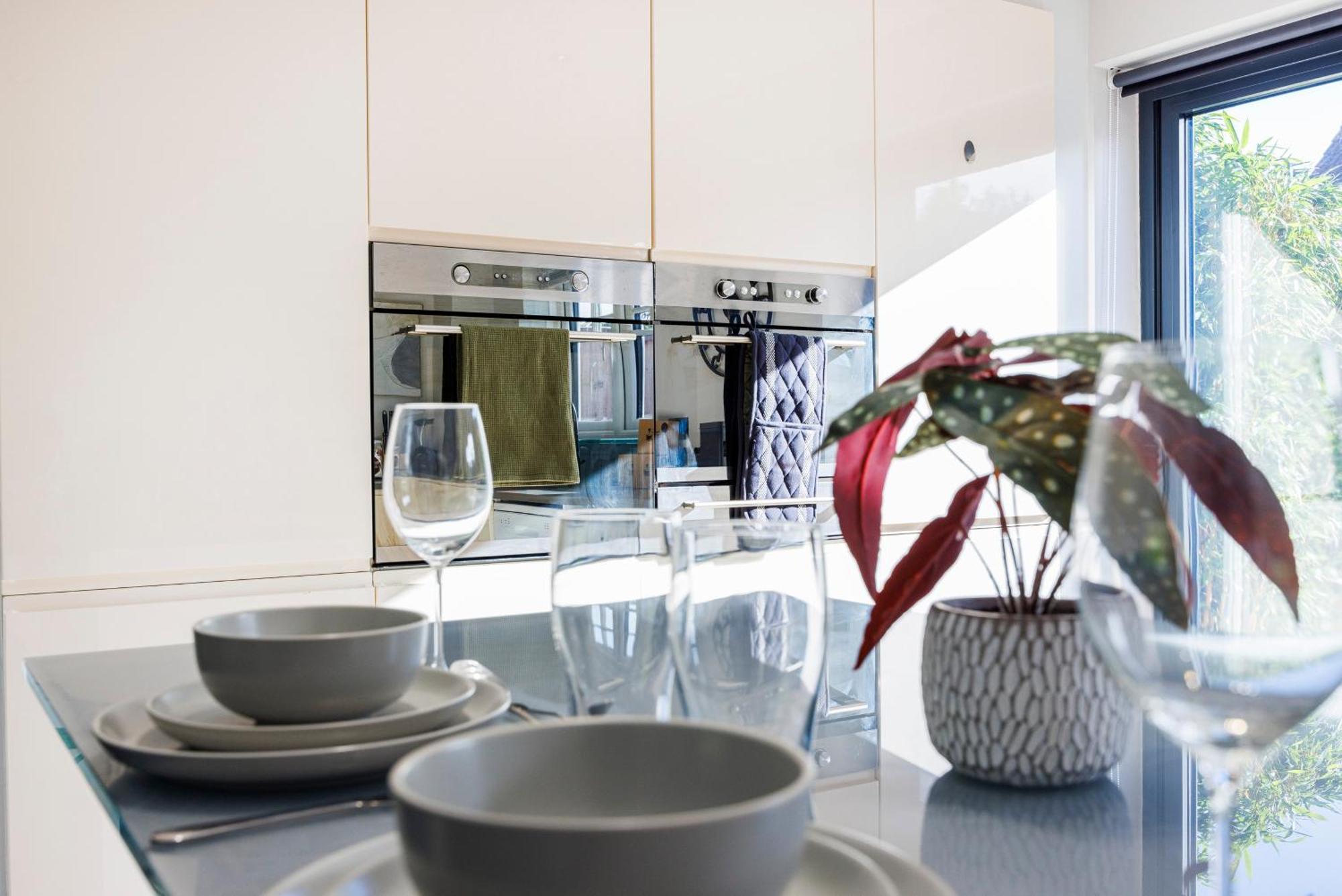 4 Bed Townhouse In Uxbridge Ideal For Families Or Contractors Hillingdon Dış mekan fotoğraf