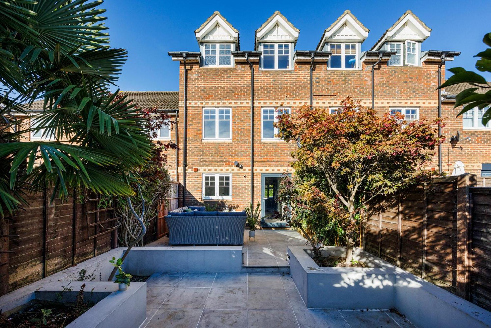 4 Bed Townhouse In Uxbridge Ideal For Families Or Contractors Hillingdon Dış mekan fotoğraf